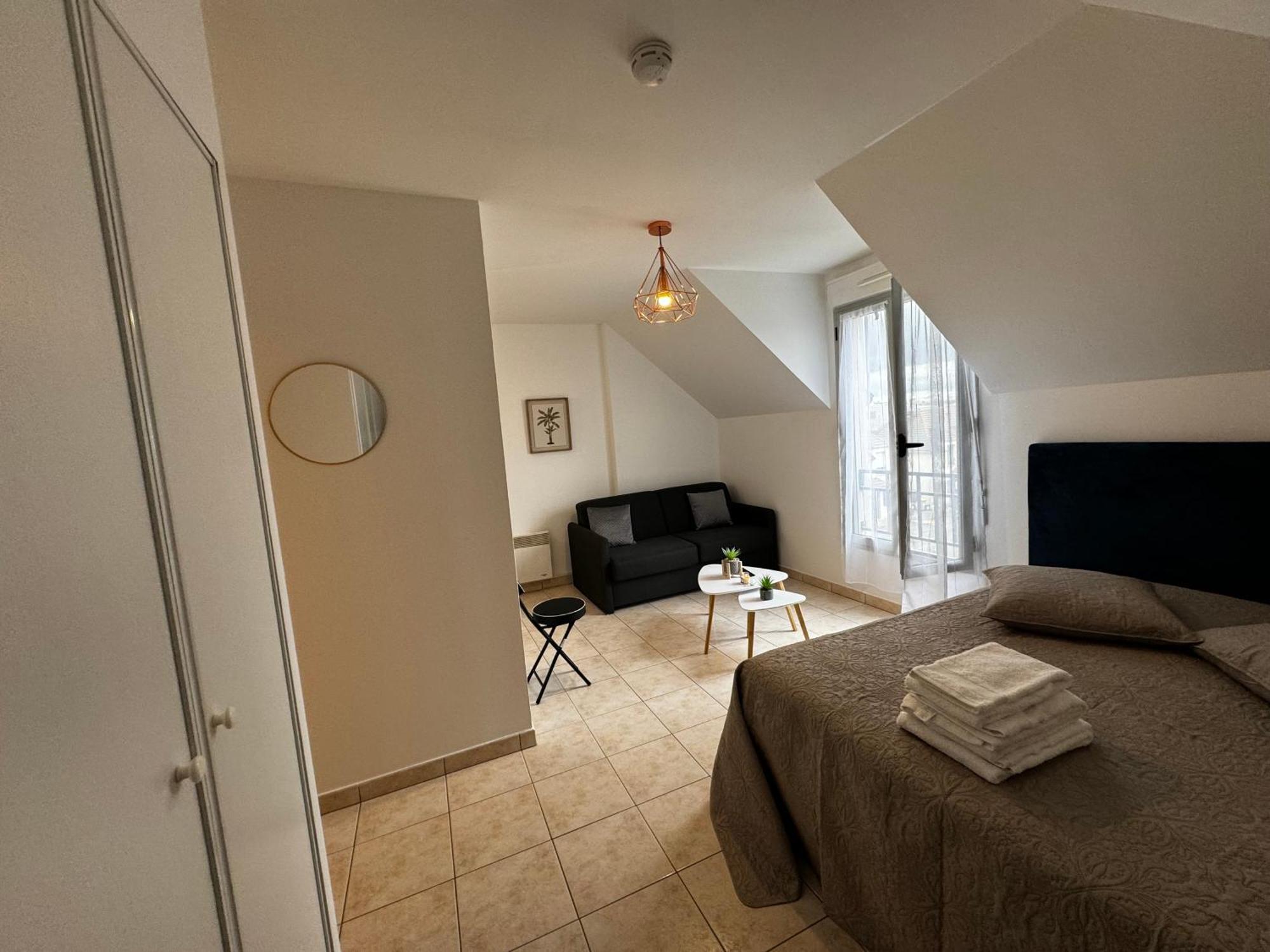 Apartamento Le Studio Du 72 Bussy-Saint-Georges Exterior foto