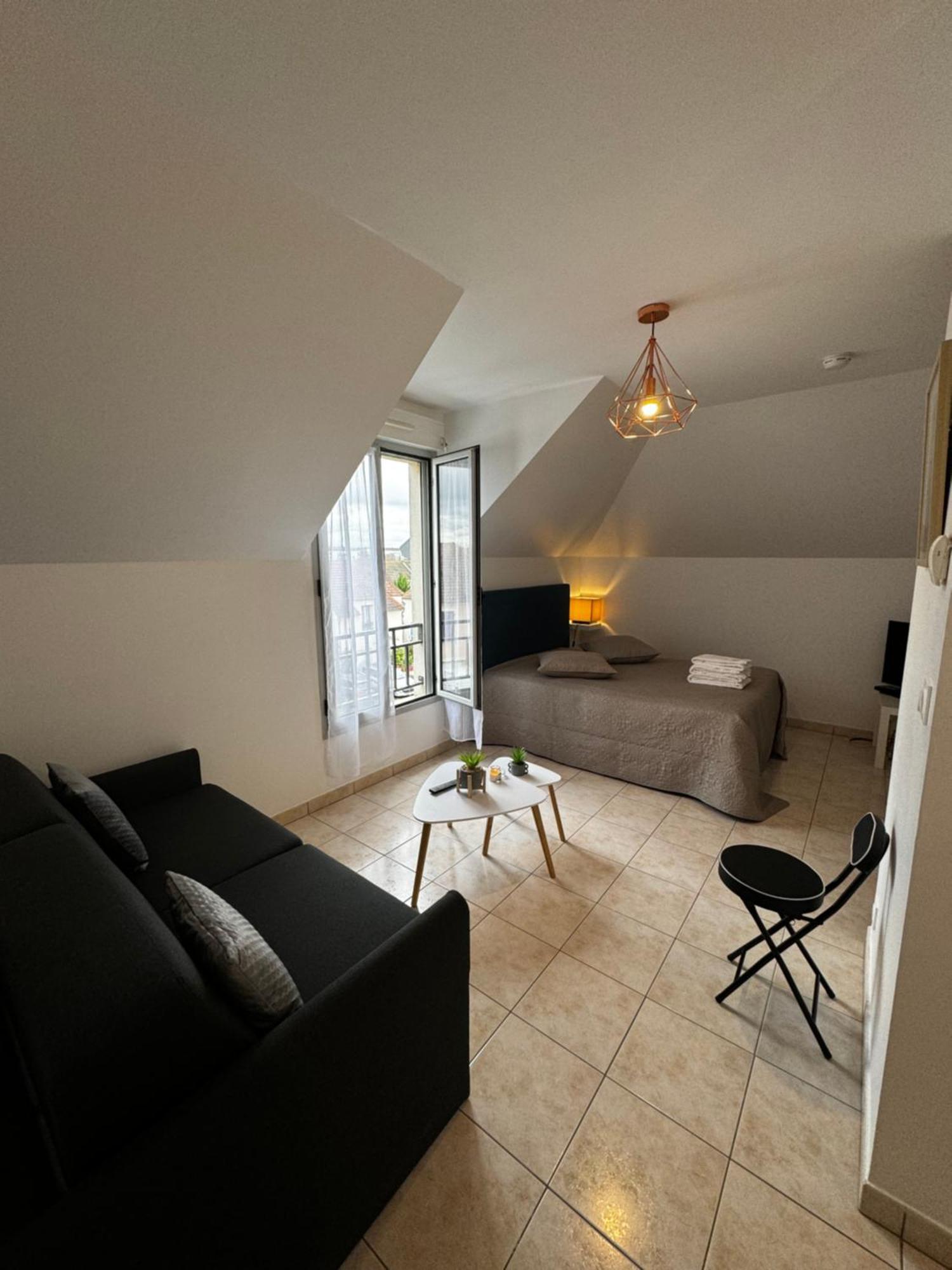 Apartamento Le Studio Du 72 Bussy-Saint-Georges Exterior foto