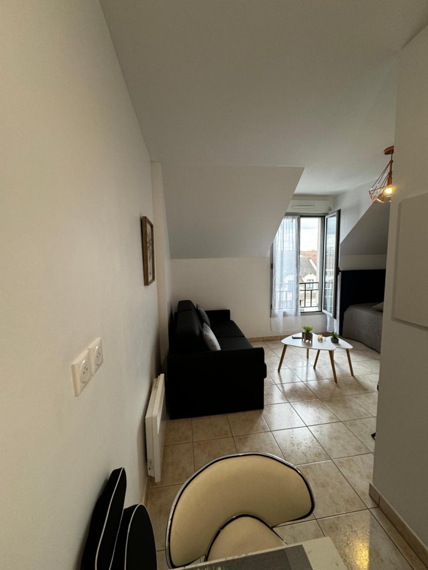 Apartamento Le Studio Du 72 Bussy-Saint-Georges Exterior foto
