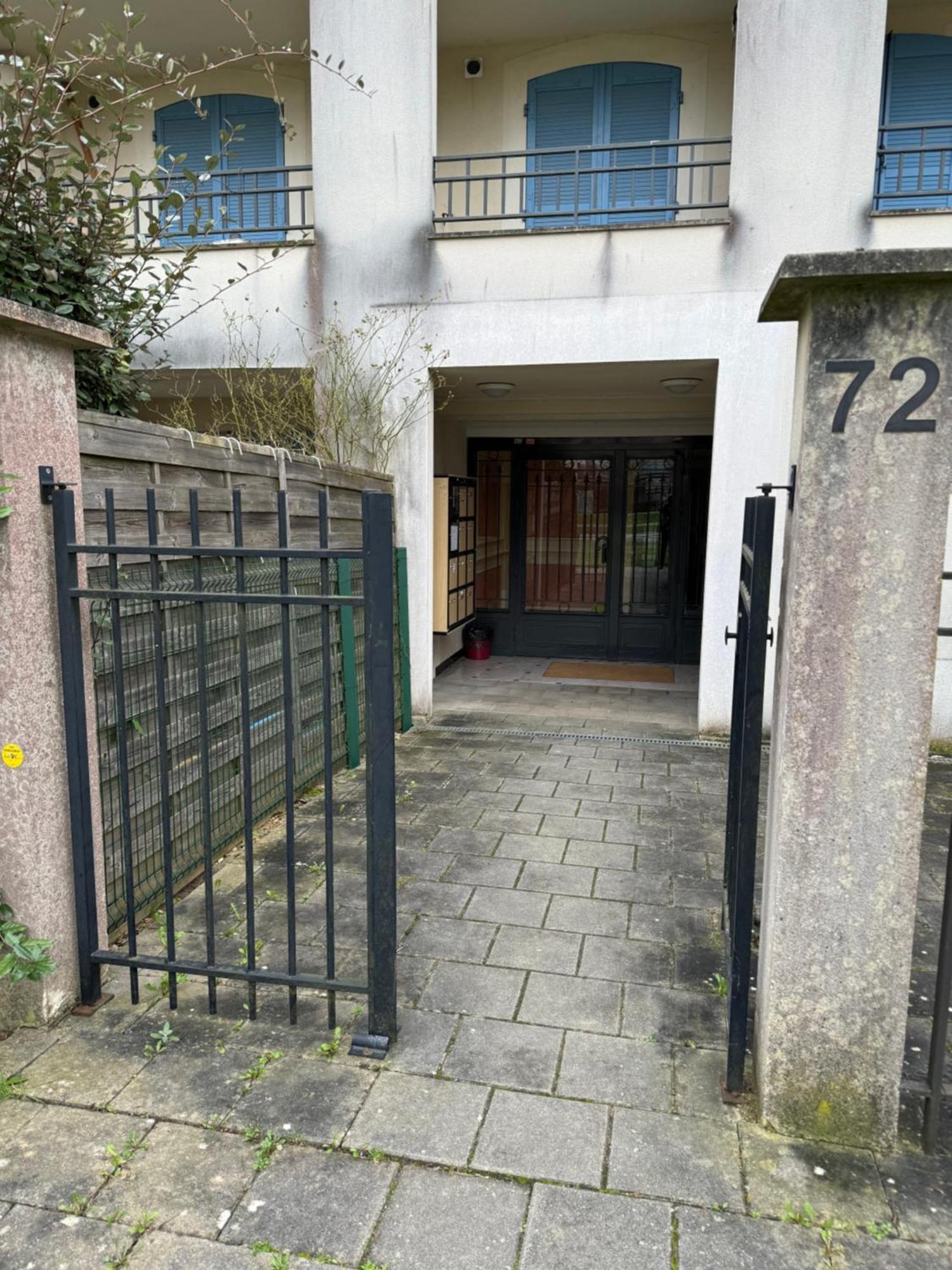 Apartamento Le Studio Du 72 Bussy-Saint-Georges Exterior foto